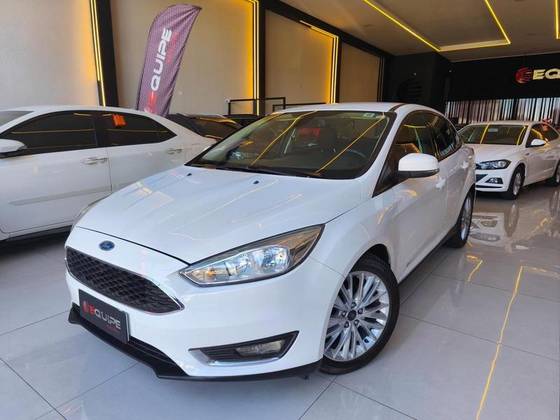 FORD FOCUS 2.0 SE FASTBACK 16V FLEX 4P POWERSHIFT FORD FOCUS 2.0 SE FASTBACK 16V FLEX 4P POWERSHIFT
